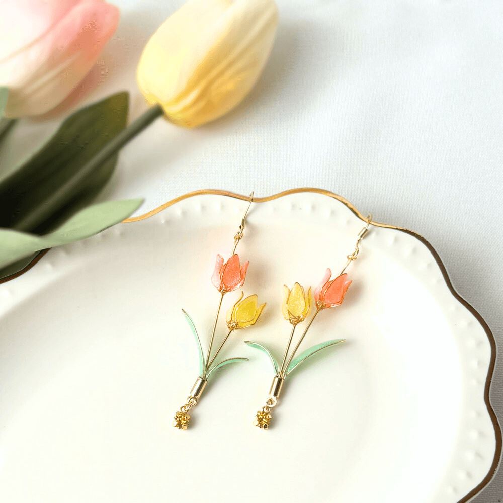 【チューリップ】イヤリング オレンジと黄色 揺れる ニッケルフリー 金属アレルギー対応 受注生産 春の新作 | 6枚目